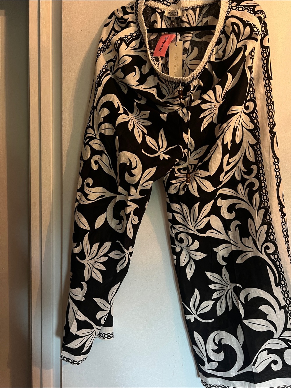 Rachel Zoe- black and white thin beautiful detail pants- new with pockets- xl